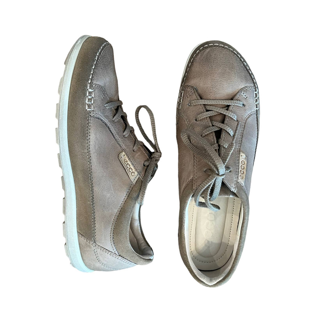 ECCO Cayla Leather Sneakers in Taupe Women's 38 / US 7